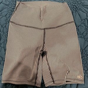 Alo houndstooth print bike shorts